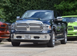 Dodge-Ram-LARAMIE-4x4-Crew