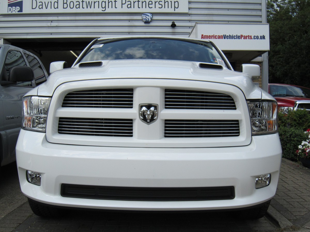 Dodge Ram Crew Sport White 2012