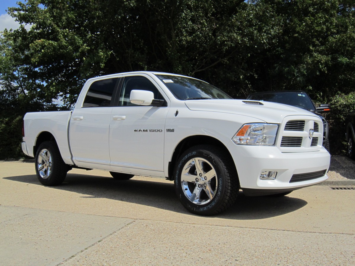 Dodge Ram Crew Sport White 2012