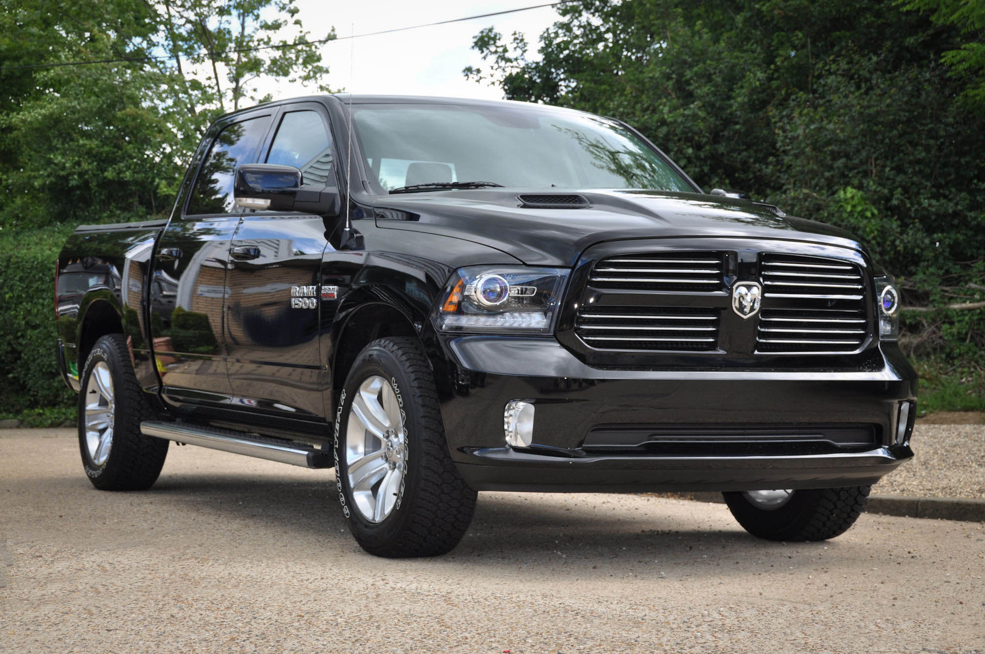 Dodge Ram Crew Sport in Black