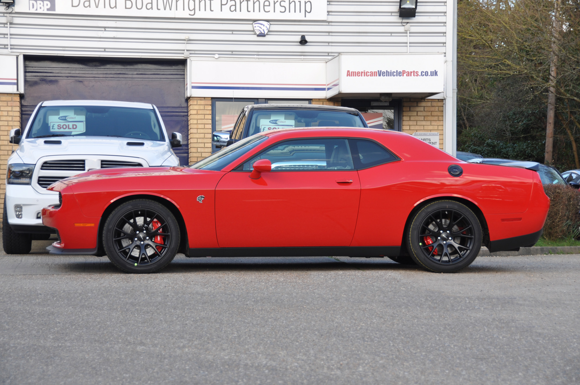 Challenger Hellcat Tor red Side View
