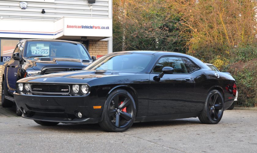 Challenger SRT8