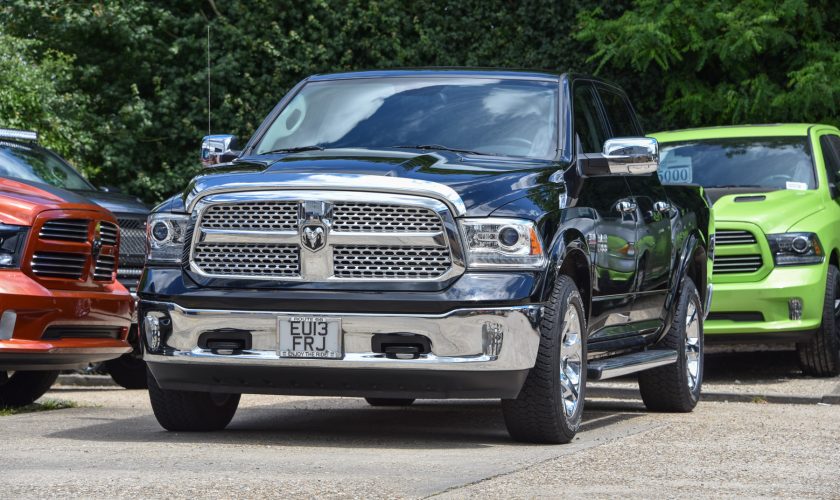 Dodge Ram LARAMIE 4x4 Crew - 13,000 miles