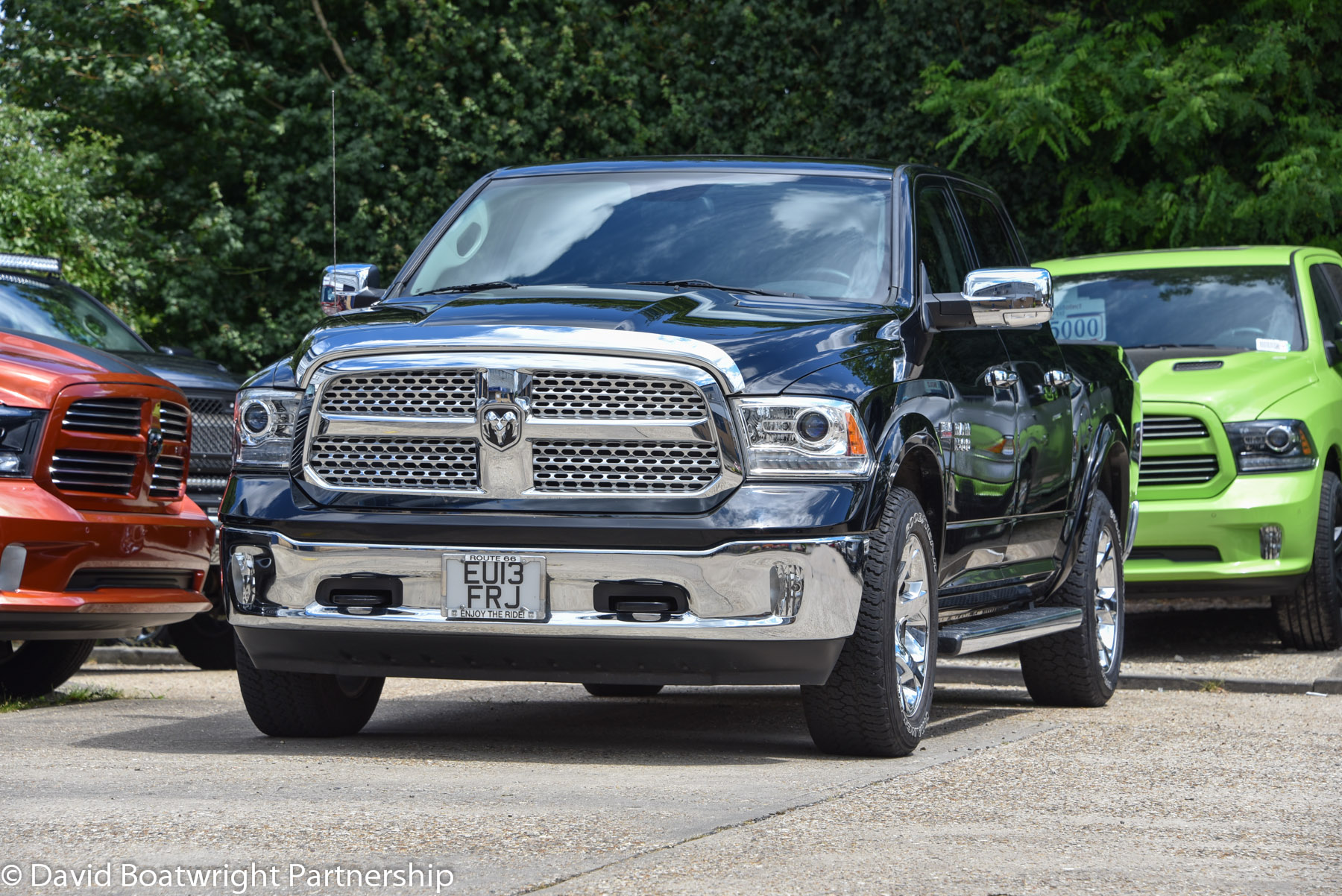 Dodge Ram LARAMIE 4x4 Crew - 13,000 miles