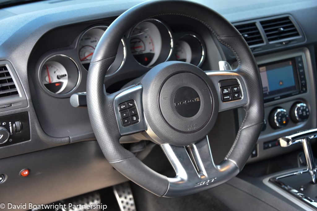 Dodge Challenger SRT8 6.4