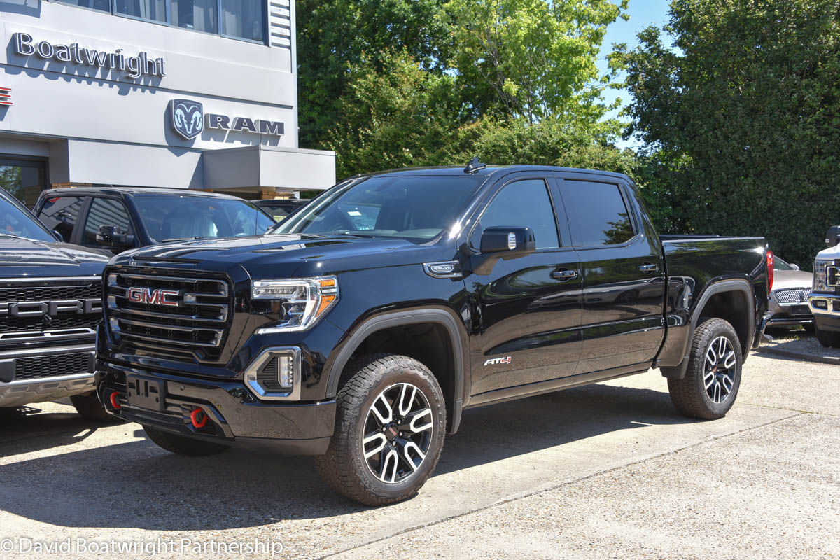 New 2021 GMC Sierra AT4