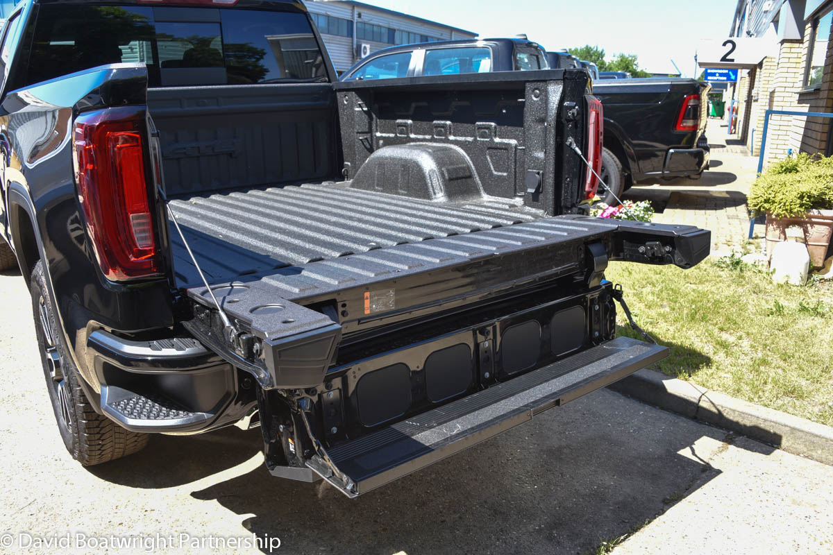 New 2021 GMC Sierra AT4