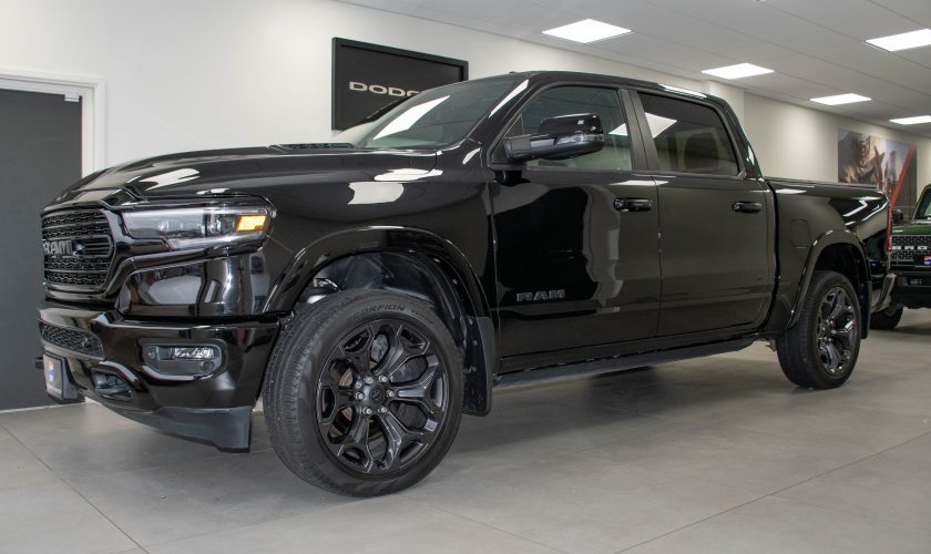 2024 Ram 1500 Limited Night Hemi V8