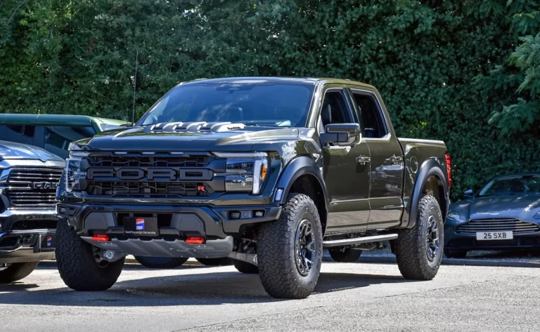 2026 F-150 Raptor-R 5.2 V8 Supercharged - in Shelter Green - Rare Colour