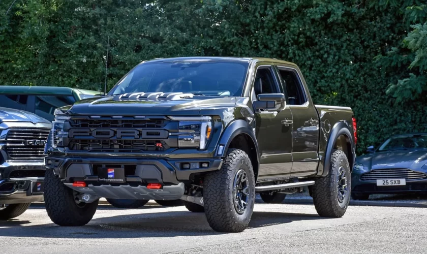 2026 F-150 Raptor-R 5.2 V8 Supercharged - in Shelter Green - Rare Colour