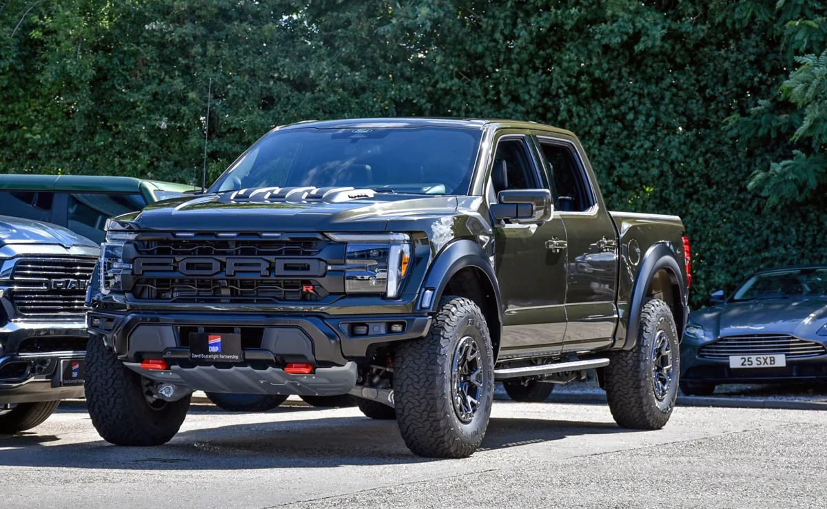 2026 F-150 Raptor-R 5.2 V8 Supercharged - in Shelter Green - Rare Colour